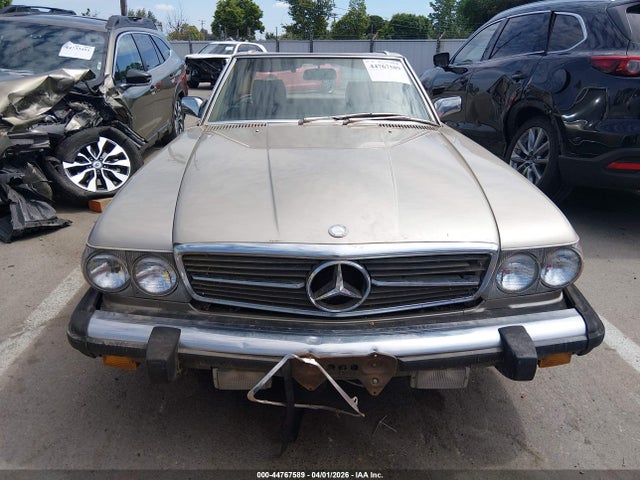 44767589 :رقم المزاد ، WDBBA45C1FA018671 vin ، 1985 Mercedes-benz 380 Sl مزاد بيع