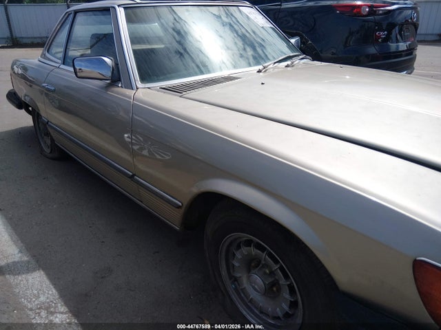 44767589 :رقم المزاد ، WDBBA45C1FA018671 vin ، 1985 Mercedes-benz 380 Sl مزاد بيع
