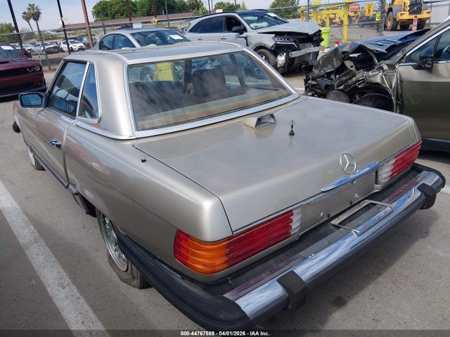 44767589 :رقم المزاد ، WDBBA45C1FA018671 vin ، 1985 Mercedes-benz 380 Sl مزاد بيع