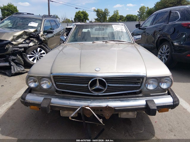 44767589 :رقم المزاد ، WDBBA45C1FA018671 vin ، 1985 Mercedes-benz 380 Sl مزاد بيع