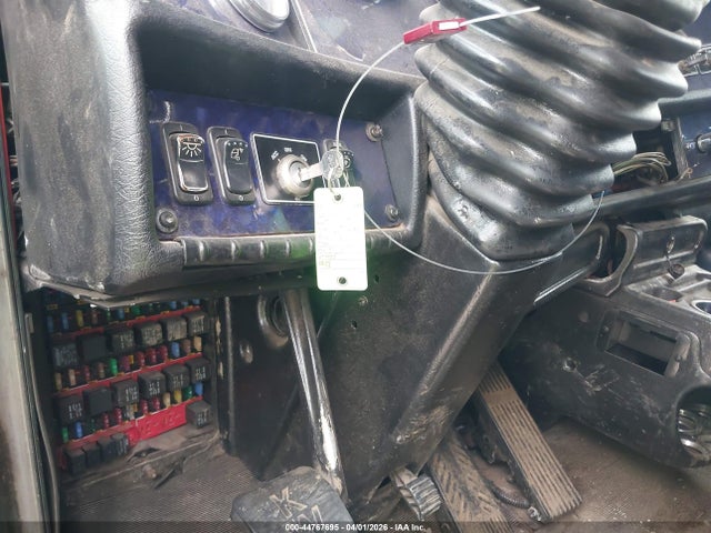 Aukcja sprzedaży 2002 Kenworth Construction W900, vin: 1XKWDB9X52R895658, numer aukcji: 44767695