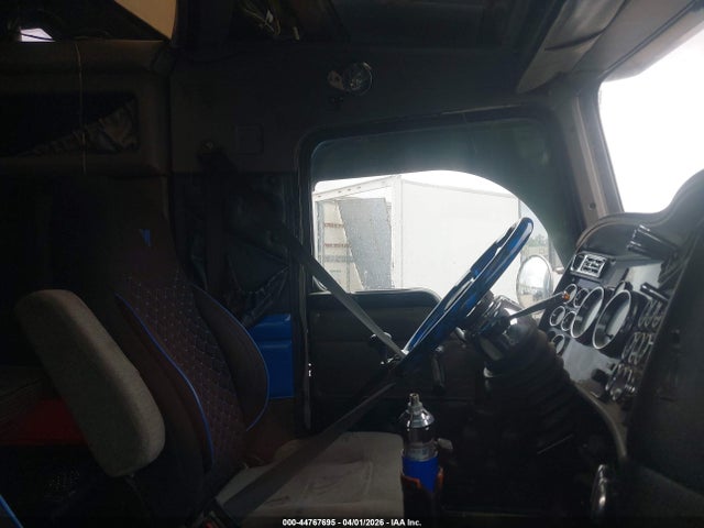 Aukcja sprzedaży 2002 Kenworth Construction W900, vin: 1XKWDB9X52R895658, numer aukcji: 44767695