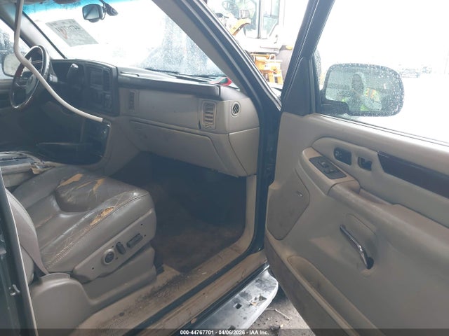 44767701 :رقم المزاد ، 1GYEK63N32R103092 vin ، 2002 Cadillac Escalade Standard مزاد بيع