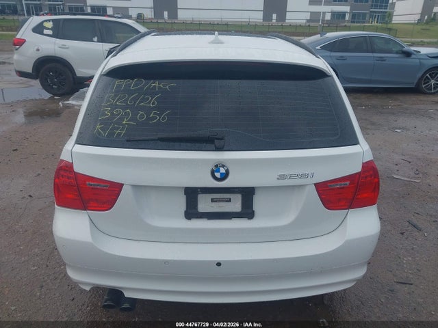 44767729 :رقم المزاد ، WBAUT9C59BA192081 vin ، 2011 Bmw 328i مزاد بيع