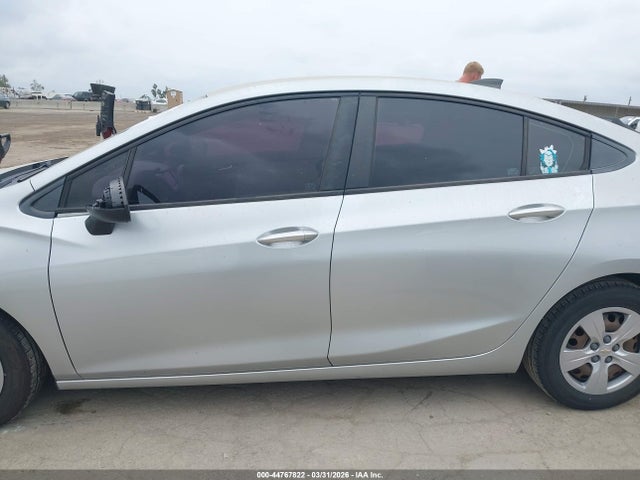 Chevrolet Cruze Ls Auto 2018 1G1BC5SM3J7122396 Image 14