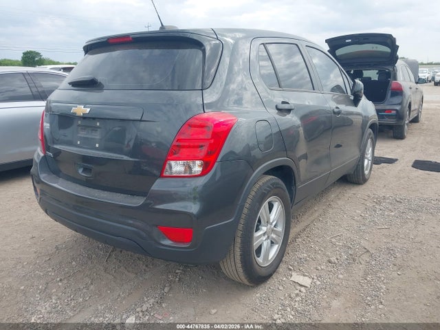 Chevrolet TRAX LS 2019 3GNCJKSB1KL399308 Image 4