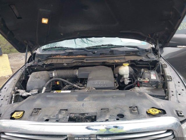 44767890 :رقم المزاد ، 1C6RR7LG8HS632265 vin ، 2017 Ram 1500 Big Horn  4x4 5'7 Box مزاد بيع