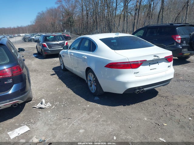 2017 JAGUAR XF SAJBJ4BN8HCY51111 Photo 2
