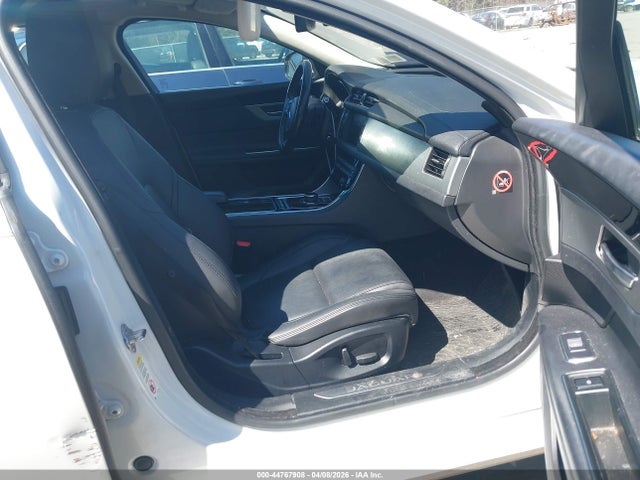 2017 JAGUAR XF SAJBJ4BN8HCY51111 Photo 4