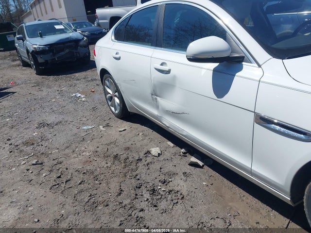 2017 JAGUAR XF SAJBJ4BN8HCY51111 Photo 5