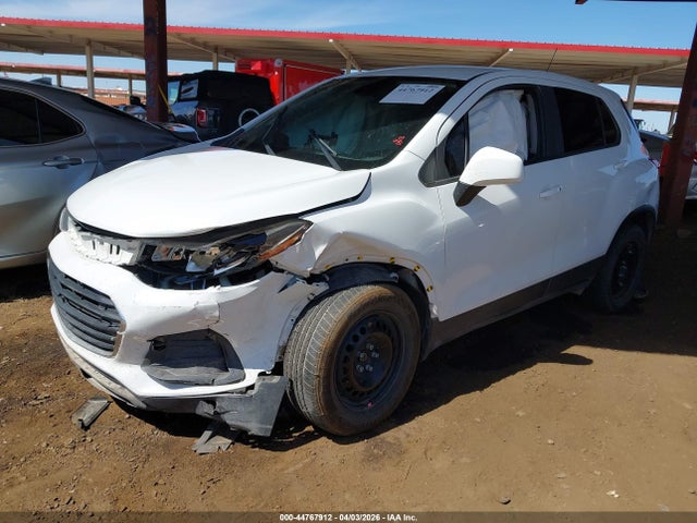 Chevrolet TRAX LS 2018 KL7CJKSB1JB722567 Image 2