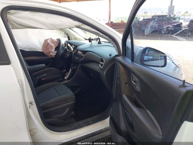 Chevrolet TRAX LS 2018 KL7CJKSB1JB722567 Image 5