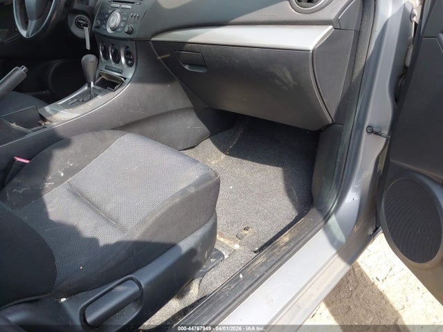 44767949 :رقم المزاد ، JM1BL1VG8B1437186 vin ، 2011 Mazda Mazda3 I Touring مزاد بيع