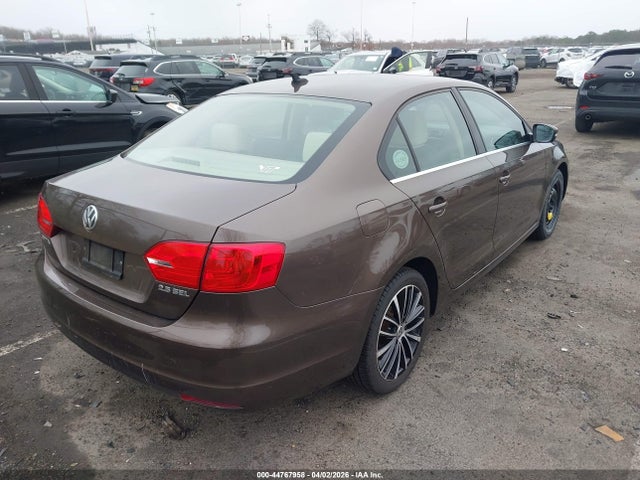 Продажа на аукционе авто 2012 Volkswagen Jetta 2.5l Sel Premium, vin: 3VWLP7AJ2CM425288, номер лота: 44767958