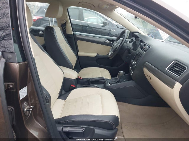 Продажа на аукционе авто 2012 Volkswagen Jetta 2.5l Sel Premium, vin: 3VWLP7AJ2CM425288, номер лота: 44767958