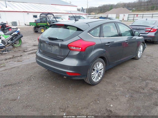 1FADP3N28HL206742 Ford Focus Titanium