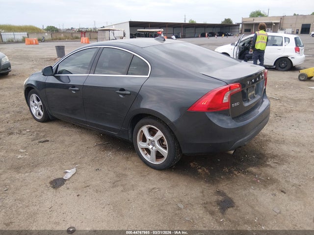 2012 VOLVO S60 YV1622FS0C2140044 Photo 2
