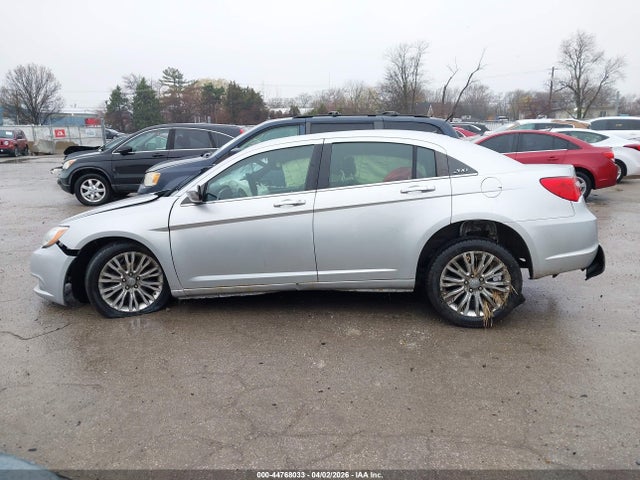 2012 Chrysler 200 Limited მანქანა იყიდება აუქციონზე, vin: 1C3CCBCG0CN113371, აუქციონის ნომერი: 44768033
