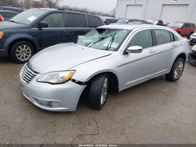 2012 Chrysler 200 Limited მანქანა იყიდება აუქციონზე, vin: 1C3CCBCG0CN113371, აუქციონის ნომერი: 44768033