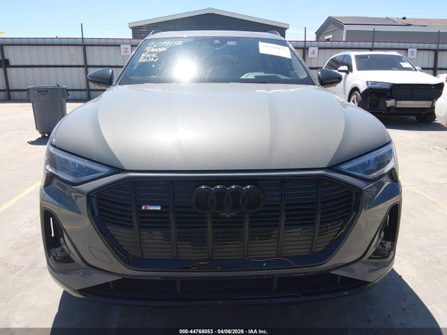 44768053 :رقم المزاد ، WA1VABGE6NB033607 vin ، 2022 Audi E-tron Chronos Quattro مزاد بيع