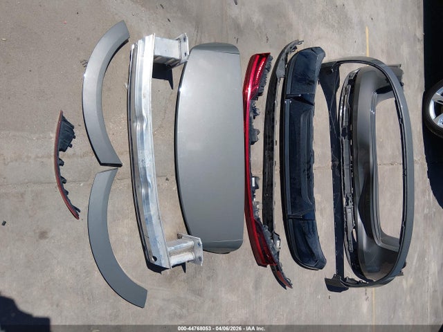 44768053 :رقم المزاد ، WA1VABGE6NB033607 vin ، 2022 Audi E-tron Chronos Quattro مزاد بيع