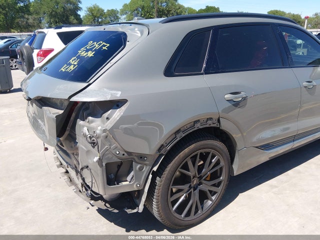 44768053 :رقم المزاد ، WA1VABGE6NB033607 vin ، 2022 Audi E-tron Chronos Quattro مزاد بيع