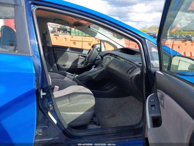 Toyota Prius Two 2015 JTDKN3DU9F2001511 Image 5