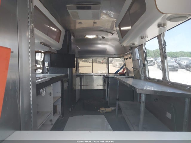44768089 :رقم المزاد ، 1STBFAF236J519280 vin ، 2006 Airstream International 22 Ccd مزاد بيع