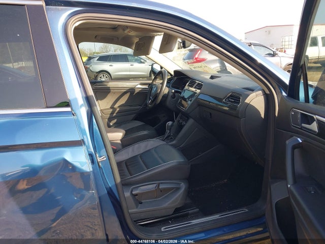 44768106 :رقم المزاد ، 3VV5B7AX3JM128219 vin ، 2018 Volkswagen Tiguan 2.0t Sel Premium مزاد بيع