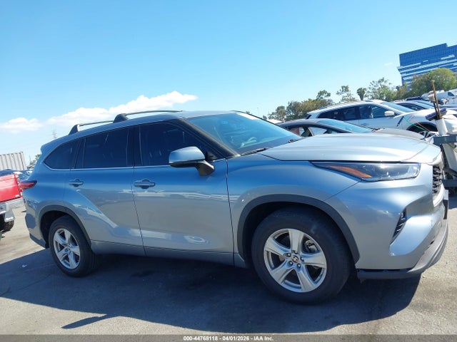 5TDZZRAH9MS058911 Toyota Highlander Le