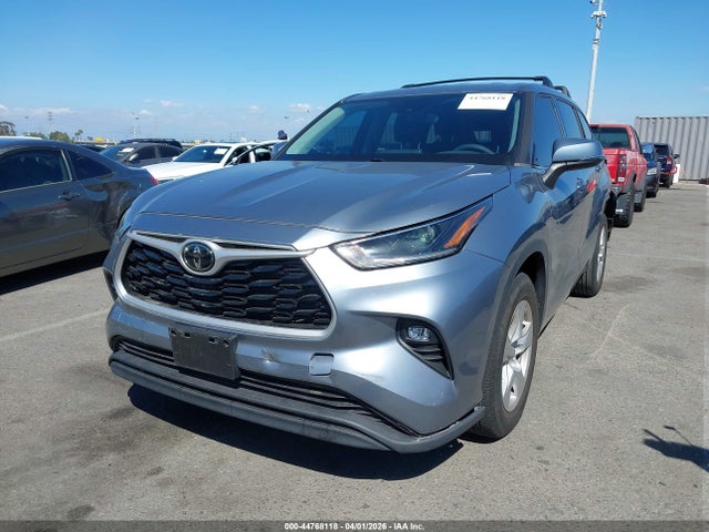 5TDZZRAH9MS058911 Toyota Highlander Le