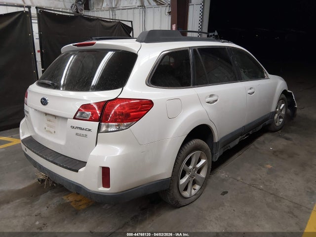 44768120 :رقم المزاد ، 4S4BRBGC4D3238444 vin ، 2013 Subaru Outback 2.5i Premium مزاد بيع