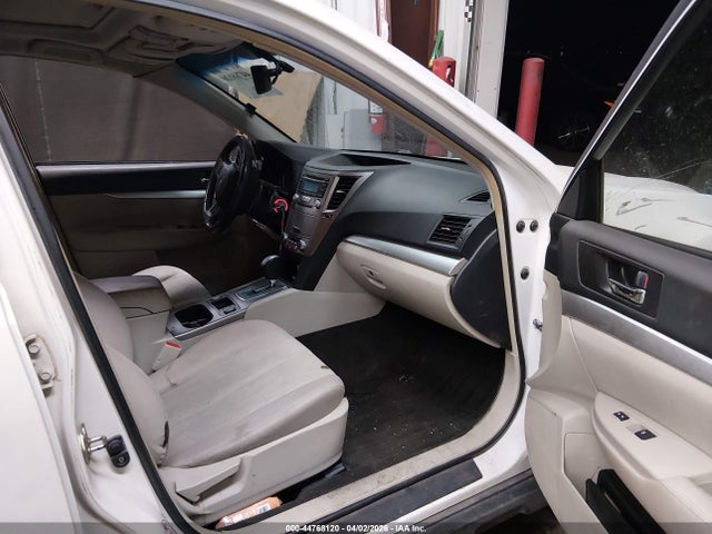 44768120 :رقم المزاد ، 4S4BRBGC4D3238444 vin ، 2013 Subaru Outback 2.5i Premium مزاد بيع