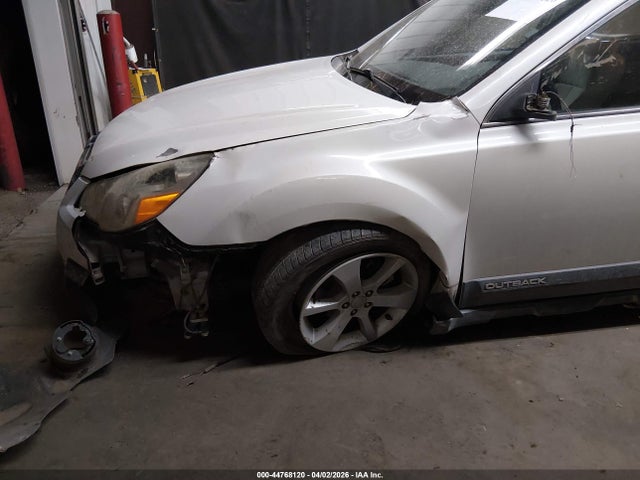 44768120 :رقم المزاد ، 4S4BRBGC4D3238444 vin ، 2013 Subaru Outback 2.5i Premium مزاد بيع