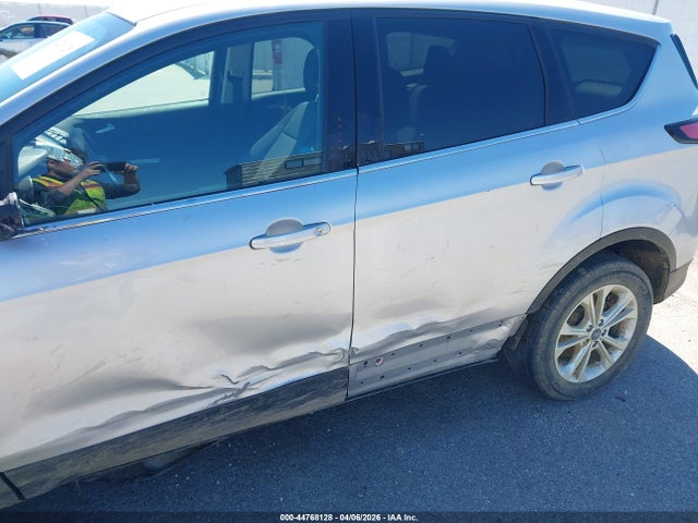 Продаж на аукціоні авто 2017 Ford Escape Se, vin: 1FMCU0G9XHUC62954, номер лоту: 44768128