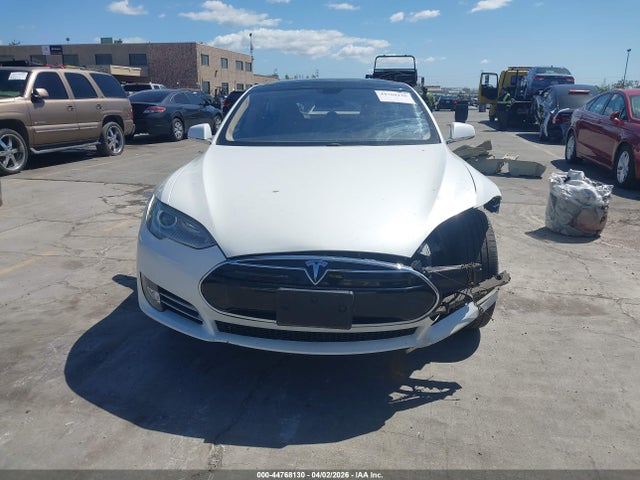 2012 Tesla Model S Signature მანქანა იყიდება აუქციონზე, vin: 5YJSA1DN1CFS00151, აუქციონის ნომერი: 44768130