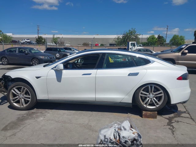 2012 Tesla Model S Signature მანქანა იყიდება აუქციონზე, vin: 5YJSA1DN1CFS00151, აუქციონის ნომერი: 44768130