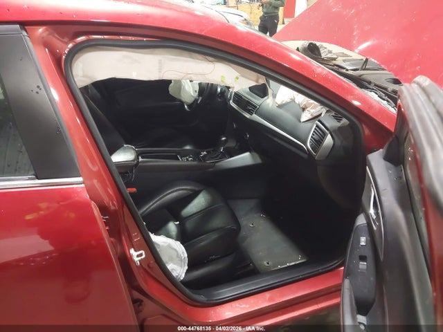 44768135 :رقم المزاد ، 3MZBN1V35JM209409 vin ، 2018 Mazda Mazda3 Touring مزاد بيع