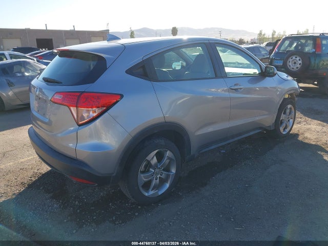 3CZRU5H32JM710856 Honda HR-V LX