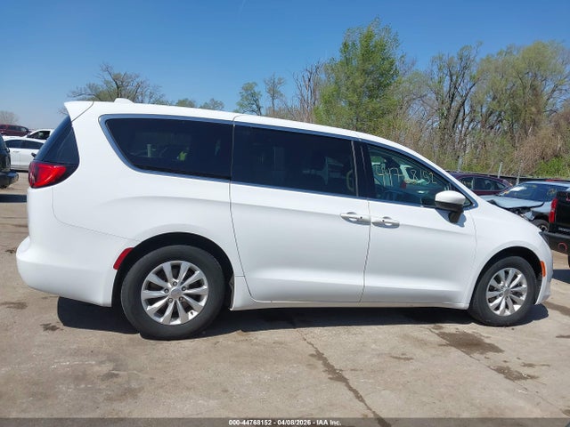 Продажа на аукционе авто 2017 Chrysler Pacifica Touring, vin: 2C4RC1DG2HR835627, номер лота: 44768152