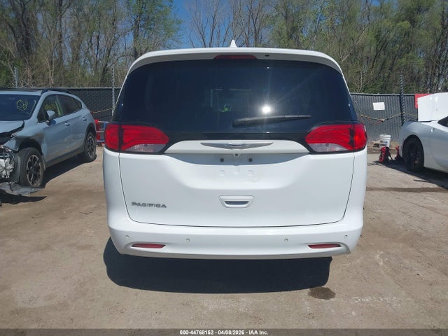 Продажа на аукционе авто 2017 Chrysler Pacifica Touring, vin: 2C4RC1DG2HR835627, номер лота: 44768152
