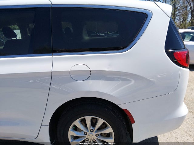 Продажа на аукционе авто 2017 Chrysler Pacifica Touring, vin: 2C4RC1DG2HR835627, номер лота: 44768152