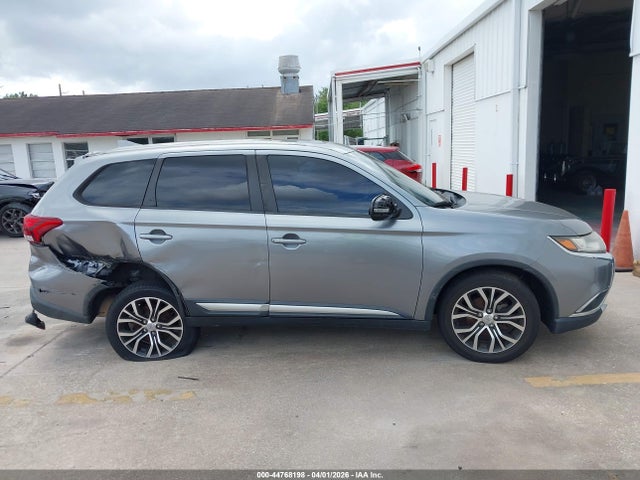 Продаж на аукціоні авто 2017 Mitsubishi Outlander Se, vin: JA4AD3A38HZ066669, номер лоту: 44768198
