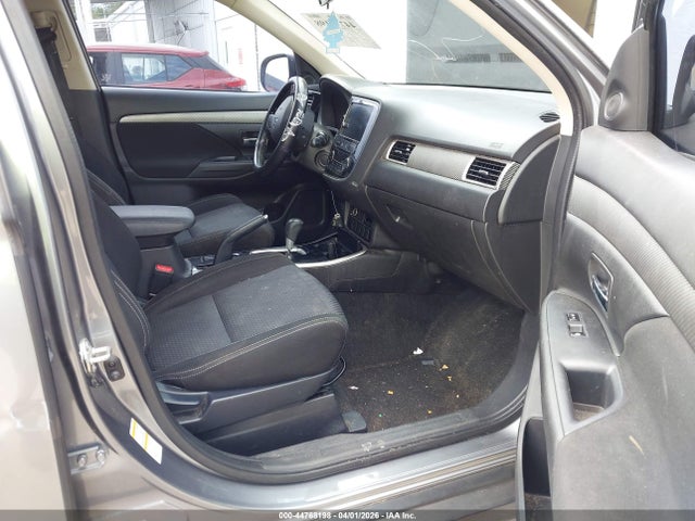 2017 MITSUBISHI OUTLANDER JA4AD3A38HZ066669 Photo 4