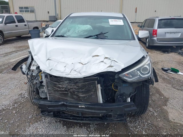 5XYZTDLB7JG560824 Hyundai Santa Fe Sport 2.4l