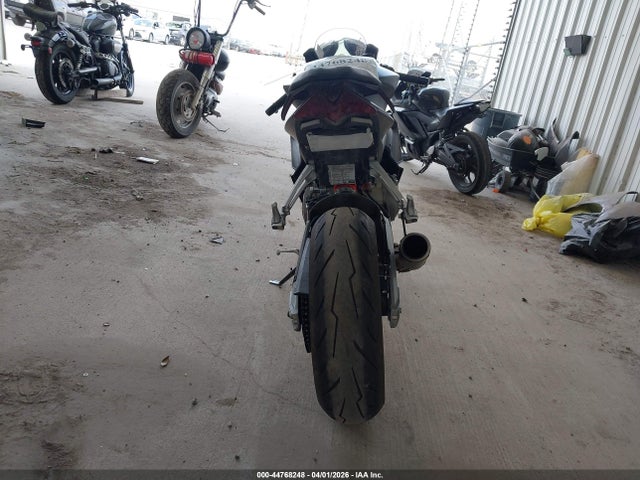 ZD4KSUG04RS003425 Aprilia Rs 660