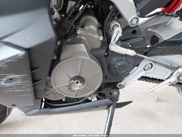 ZD4KSUG04RS003425 Aprilia Rs 660