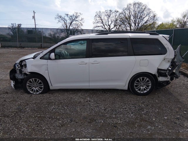 2013 Toyota Sienna Xle V6 8 Passenger მანქანა იყიდება აუქციონზე, vin: 5TDYK3DC6DS390849, აუქციონის ნომერი: 44768249