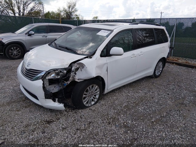 2013 Toyota Sienna Xle V6 8 Passenger მანქანა იყიდება აუქციონზე, vin: 5TDYK3DC6DS390849, აუქციონის ნომერი: 44768249