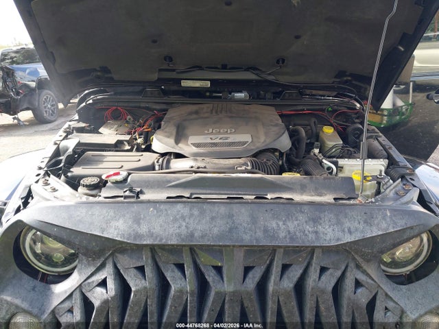 44768268 :رقم المزاد ، 1C4HJWEG8EL261634 vin ، 2014 Jeep Wrangler Unlimited Sahara مزاد بيع
